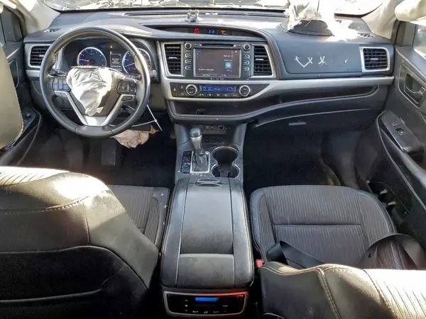 5TDZZRFH4KS290869 2019 TOYOTA HIGHLANDER - Image 8
