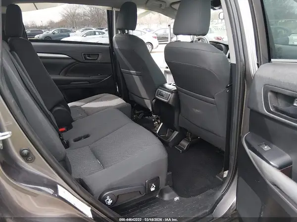 5TDZZRFH4KS297868 2019 TOYOTA HIGHLANDER - Image 8
