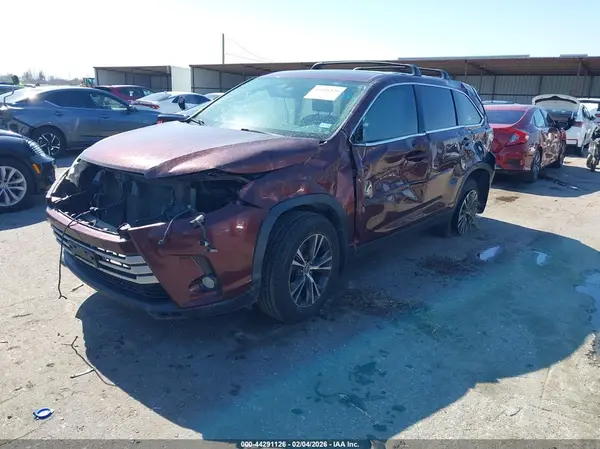 5TDZZRFH4KS299796 2019 TOYOTA HIGHLANDER - Image 2