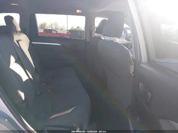 5TDZZRFH4KS301983 2019 TOYOTA HIGHLANDER - Image 8