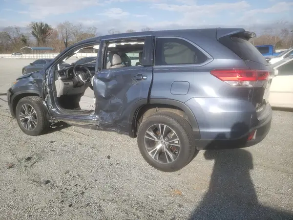 5TDZZRFH4KS306536 2019 TOYOTA HIGHLANDER - Image 2