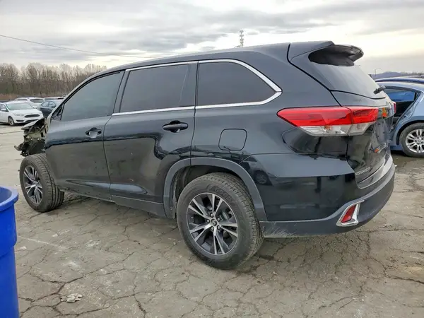 5TDZZRFH4KS319450 2019 TOYOTA HIGHLANDER - Image 2