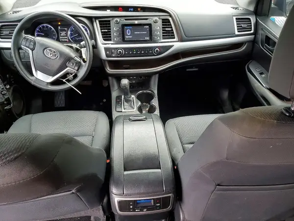 5TDZZRFH4KS319450 2019 TOYOTA HIGHLANDER - Image 8