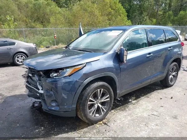 5TDZZRFH4KS324759 2019 TOYOTA HIGHLANDER - Image 1