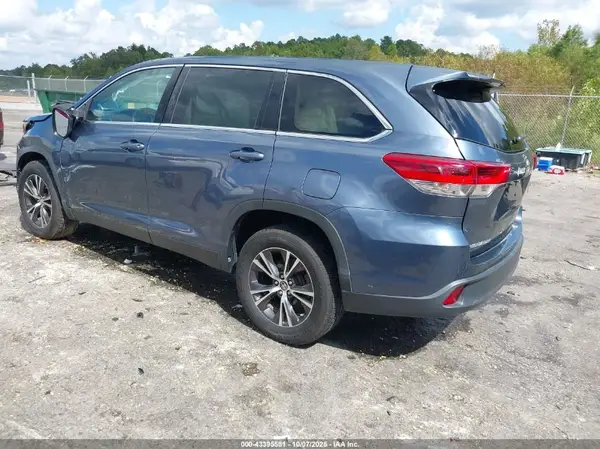 5TDZZRFH4KS324759 2019 TOYOTA HIGHLANDER - Image 2