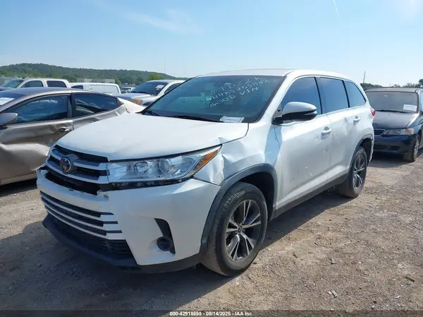 5TDZZRFH4KS355848 2019 TOYOTA HIGHLANDER - Image 2
