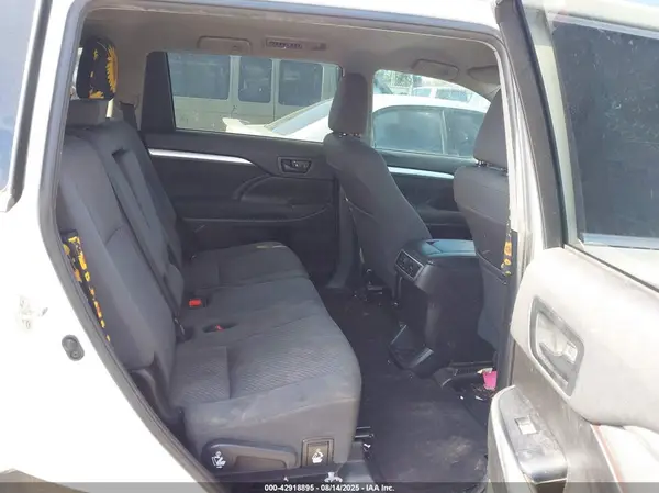 5TDZZRFH4KS355848 2019 TOYOTA HIGHLANDER - Image 8
