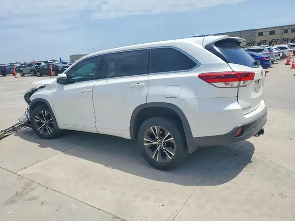 5TDZZRFH5HS190496 2017 TOYOTA HIGHLANDER - Image 2