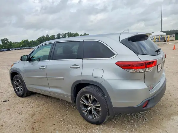 5TDZZRFH5HS190577 2017 TOYOTA HIGHLANDER - Image 2