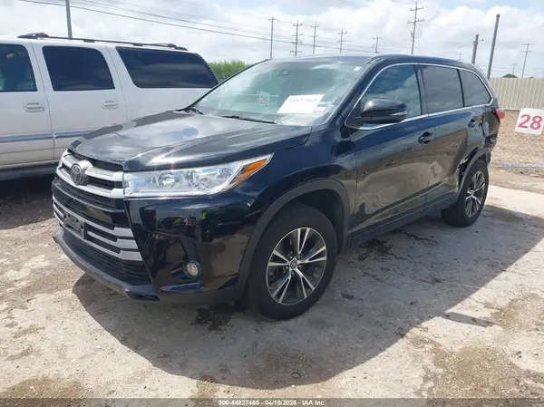 5TDZZRFH5HS192006 2017 TOYOTA HIGHLANDER - Image 2