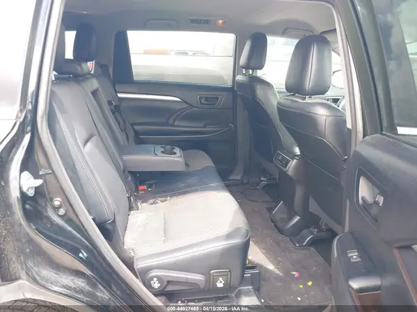 5TDZZRFH5HS192006 2017 TOYOTA HIGHLANDER - Image 8