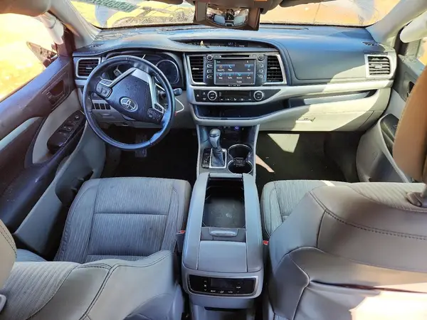 5TDZZRFH5HS193513 2017 TOYOTA HIGHLANDER - Image 8