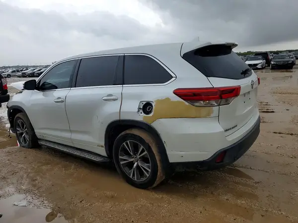 5TDZZRFH5HS200850 2017 TOYOTA HIGHLANDER - Image 2