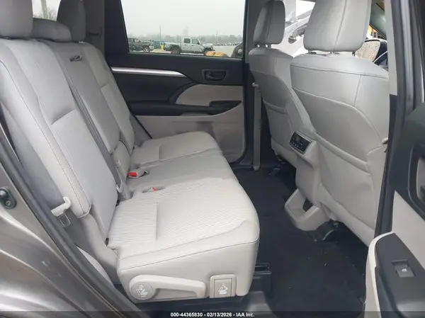 5TDZZRFH5HS203179 2017 TOYOTA HIGHLANDER - Image 8