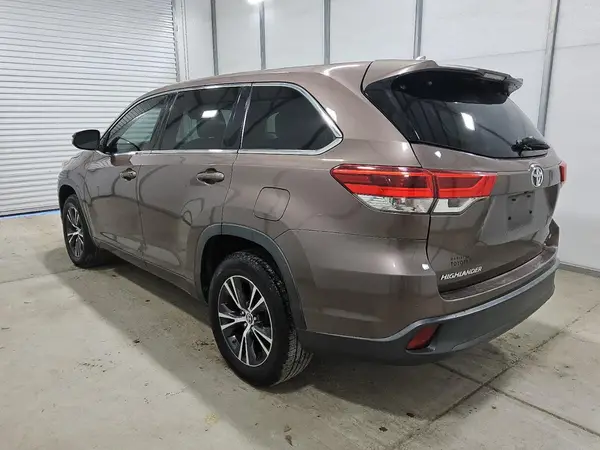 5TDZZRFH5HS209340 2017 TOYOTA HIGHLANDER - Image 2