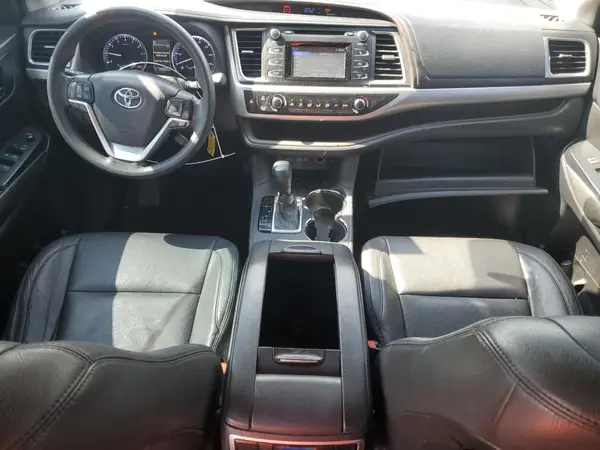 5TDZZRFH5HS210648 2017 TOYOTA HIGHLANDER - Image 8