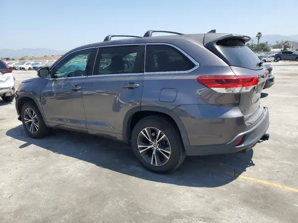 5TDZZRFH5HS215333 2017 TOYOTA HIGHLANDER - Image 2