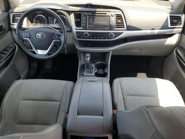 5TDZZRFH5HS215333 2017 TOYOTA HIGHLANDER - Image 8