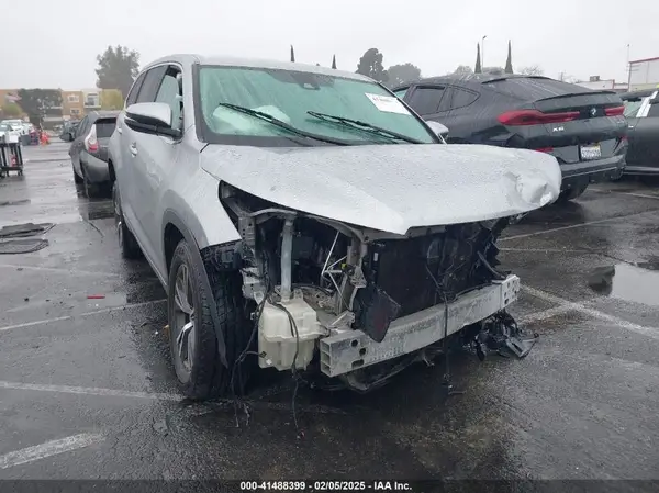 5TDZZRFH5HS216370 2017 TOYOTA HIGHLANDER - Image 1