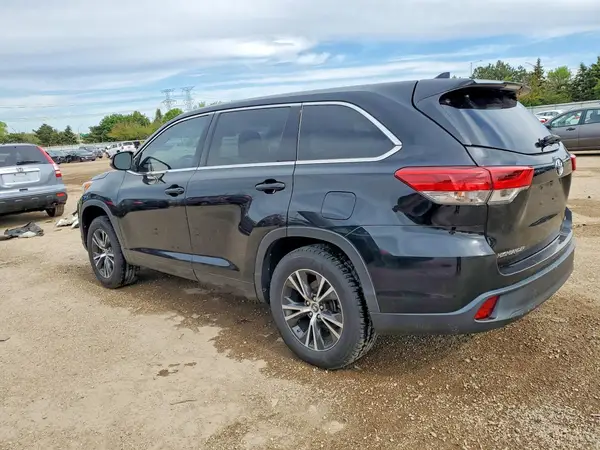 5TDZZRFH5HS217471 2017 TOYOTA HIGHLANDER - Image 2