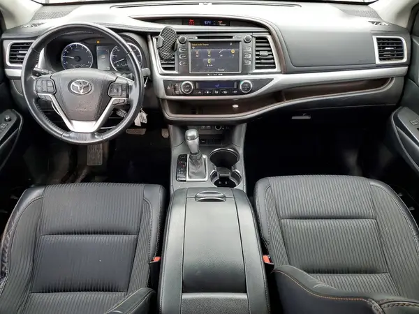 5TDZZRFH5HS217471 2017 TOYOTA HIGHLANDER - Image 8