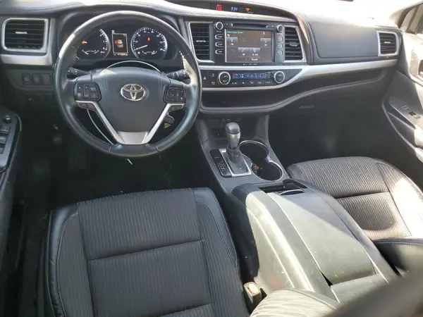 5TDZZRFH5HS219625 2017 TOYOTA HIGHLANDER - Image 8