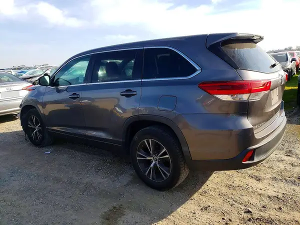 5TDZZRFH5HS220208 2017 TOYOTA HIGHLANDER - Image 2