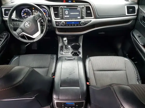 5TDZZRFH5HS221651 2017 TOYOTA HIGHLANDER - Image 8