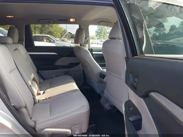 5TDZZRFH5HS229376 2017 TOYOTA HIGHLANDER - Image 8