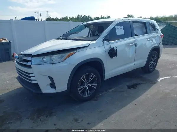 5TDZZRFH5HS234061 2017 TOYOTA HIGHLANDER - Image 2