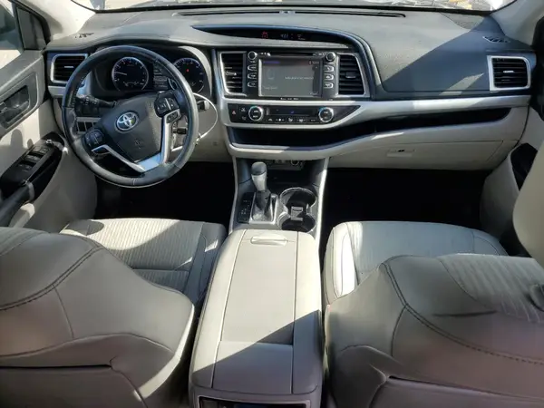 5TDZZRFH5HS234495 2017 TOYOTA HIGHLANDER - Image 8