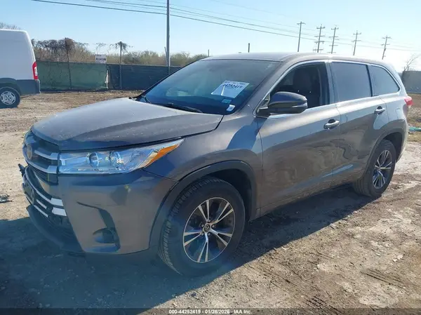 5TDZZRFH5JS238780 2018 TOYOTA HIGHLANDER - Image 2