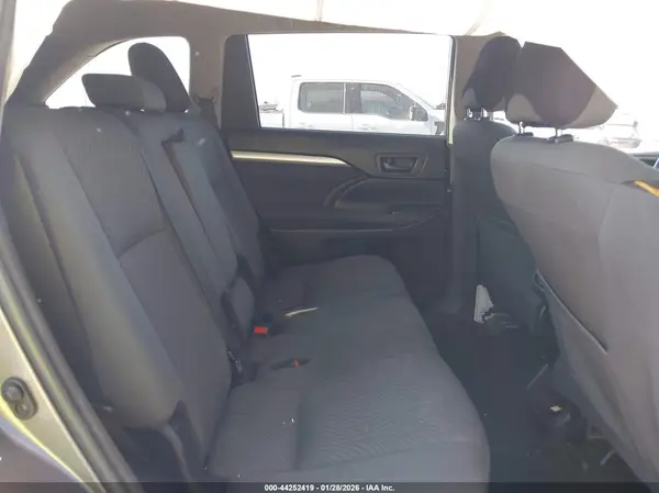 5TDZZRFH5JS238780 2018 TOYOTA HIGHLANDER - Image 8