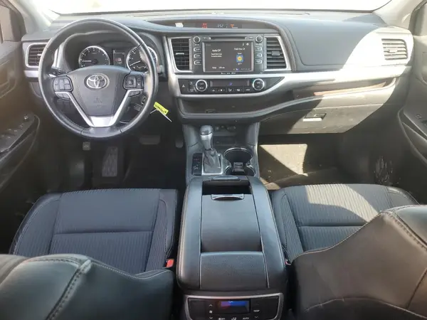 5TDZZRFH5JS245874 2018 TOYOTA HIGHLANDER - Image 8