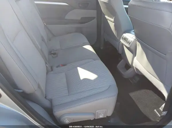 5TDZZRFH5JS254087 2018 TOYOTA HIGHLANDER - Image 8