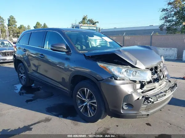 5TDZZRFH5JS255501 2018 TOYOTA HIGHLANDER - Image 1