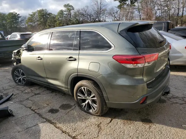 5TDZZRFH5JS269320 2018 TOYOTA HIGHLANDER - Image 2