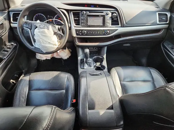 5TDZZRFH5JS274338 2018 TOYOTA HIGHLANDER - Image 8