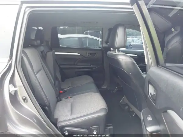 5TDZZRFH5JS279099 2018 TOYOTA HIGHLANDER - Image 8