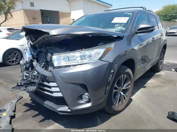5TDZZRFH5JS289079 2018 TOYOTA HIGHLANDER - Image 2