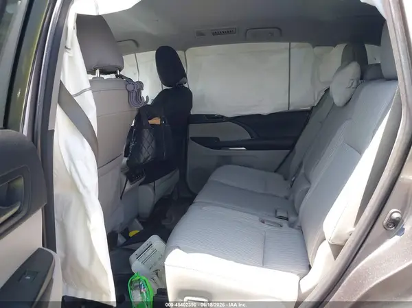 5TDZZRFH5JS289079 2018 TOYOTA HIGHLANDER - Image 8