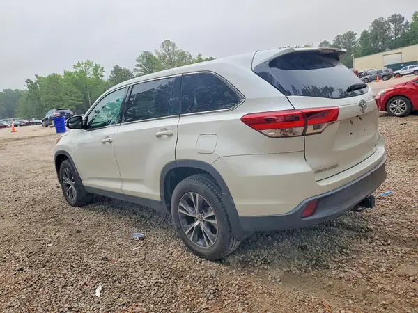 5TDZZRFH5KS289732 2019 TOYOTA HIGHLANDER - Image 2