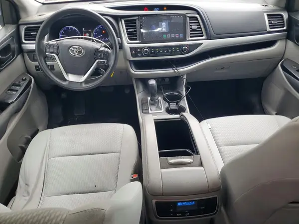 5TDZZRFH5KS289732 2019 TOYOTA HIGHLANDER - Image 8