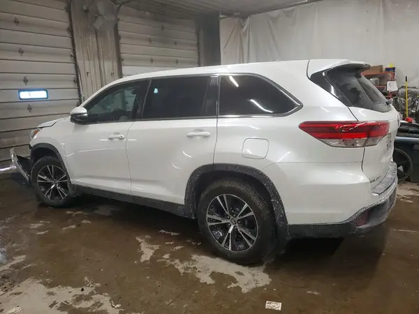 5TDZZRFH5KS290170 2019 TOYOTA HIGHLANDER - Image 2