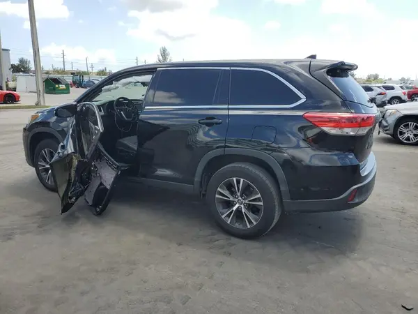 5TDZZRFH5KS292582 2019 TOYOTA HIGHLANDER - Image 2
