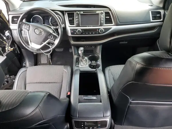 5TDZZRFH5KS292582 2019 TOYOTA HIGHLANDER - Image 8