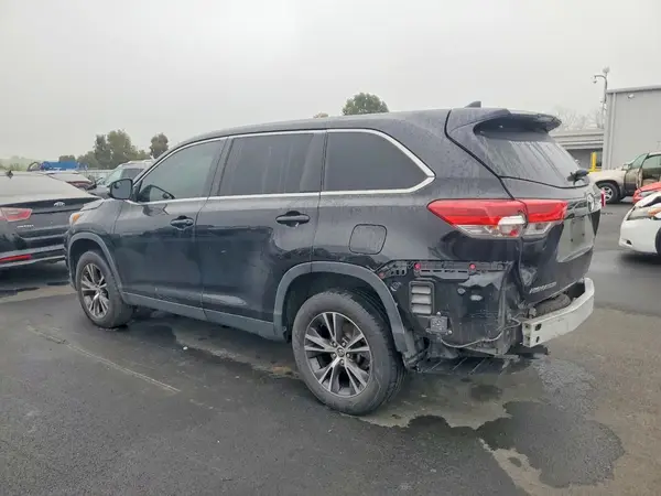 5TDZZRFH5KS294476 2019 TOYOTA HIGHLANDER - Image 2