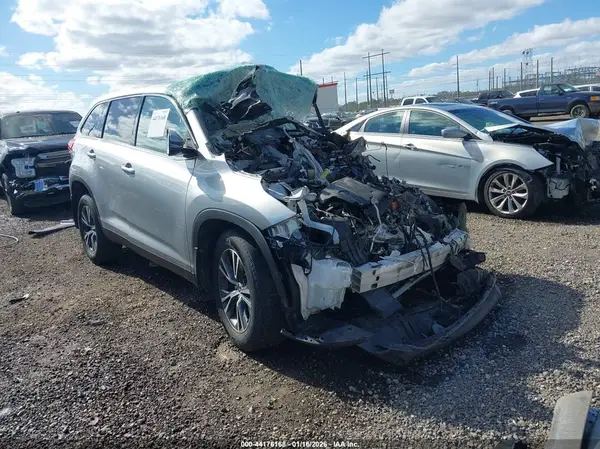 5TDZZRFH5KS300650 2019 TOYOTA HIGHLANDER - Image 1