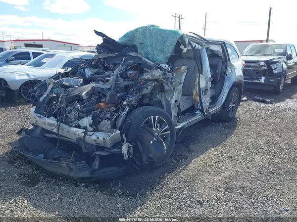 5TDZZRFH5KS300650 2019 TOYOTA HIGHLANDER - Image 2