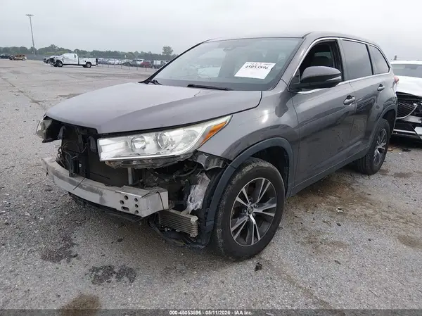 5TDZZRFH5KS301815 2019 TOYOTA HIGHLANDER - Image 2